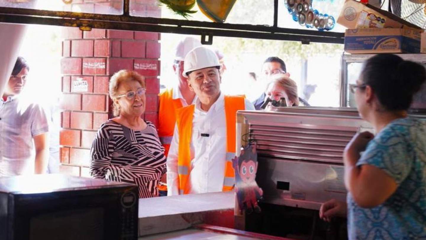 Gobernador Durazo impulsa crecimiento de los pequeños negocios en Sonora